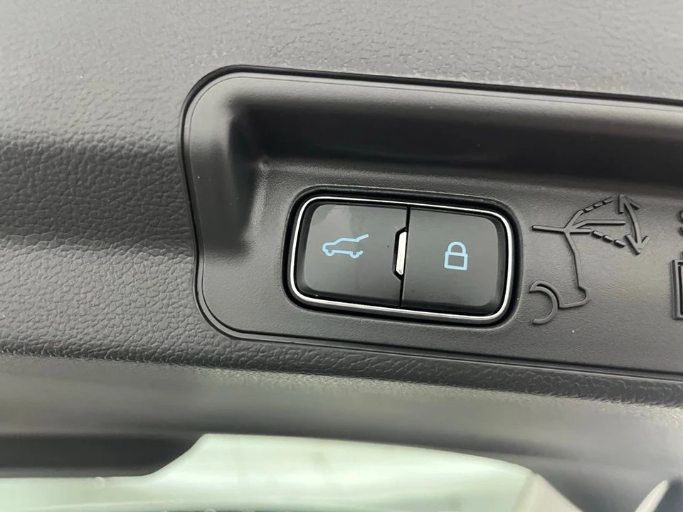 2026 Ford Explorer 6th Gen - Image 10 of 12