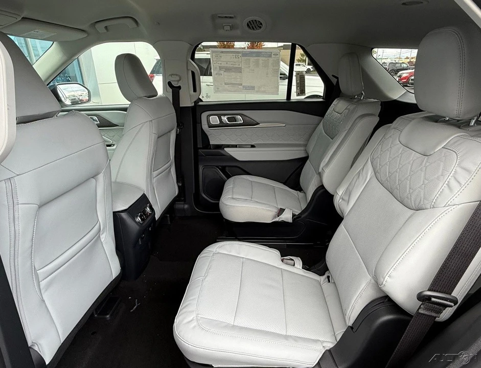 2026 Ford Explorer 6th Gen - Image 17 of 21
