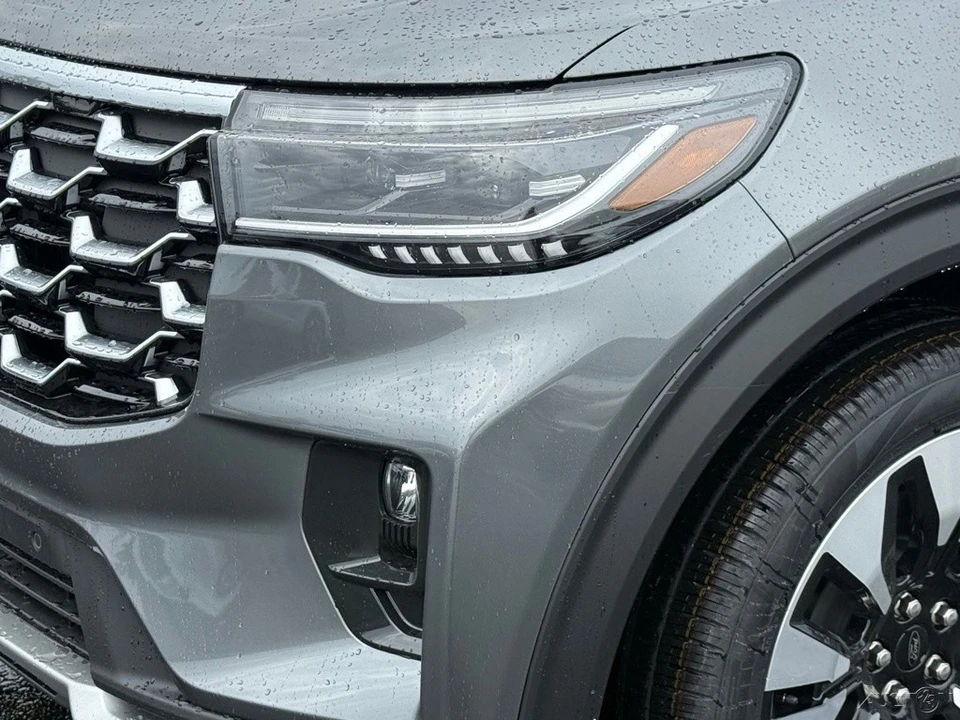 2026 Ford Explorer 6th Gen - Image 11 of 21