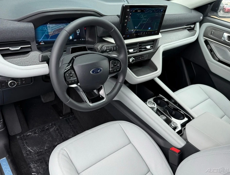 2026 Ford Explorer 6th Gen - Image 14 of 21
