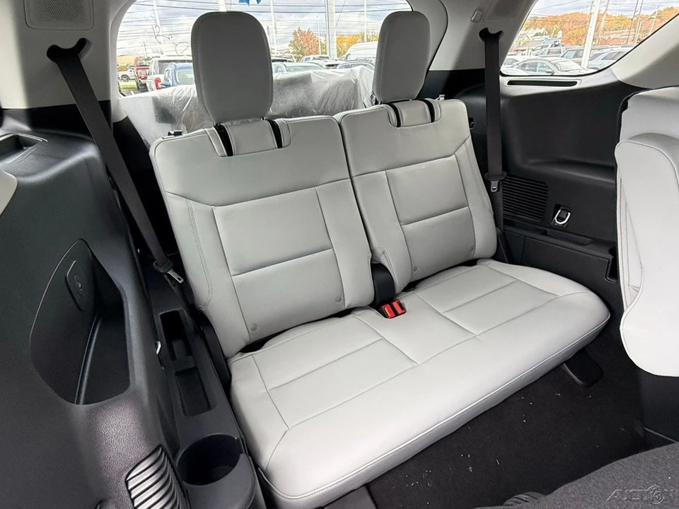 2026 Ford Explorer 6th Gen - Image 18 of 21