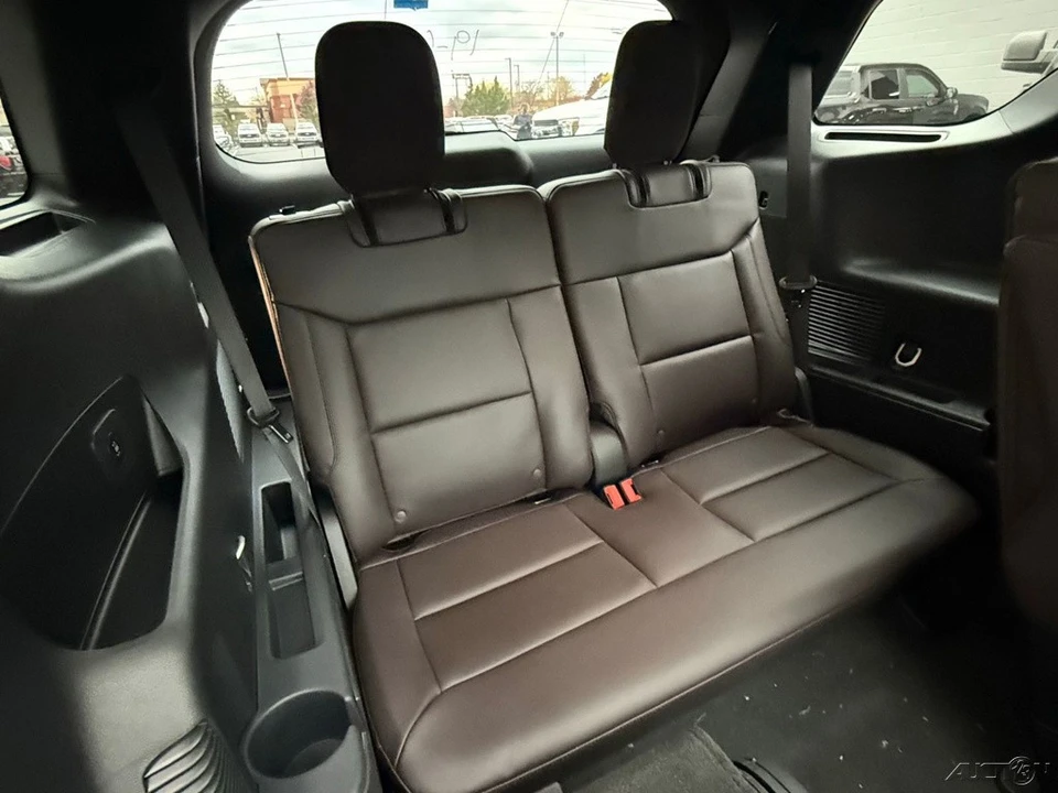 2026 Ford Explorer 6th Gen - Image 18 of 21