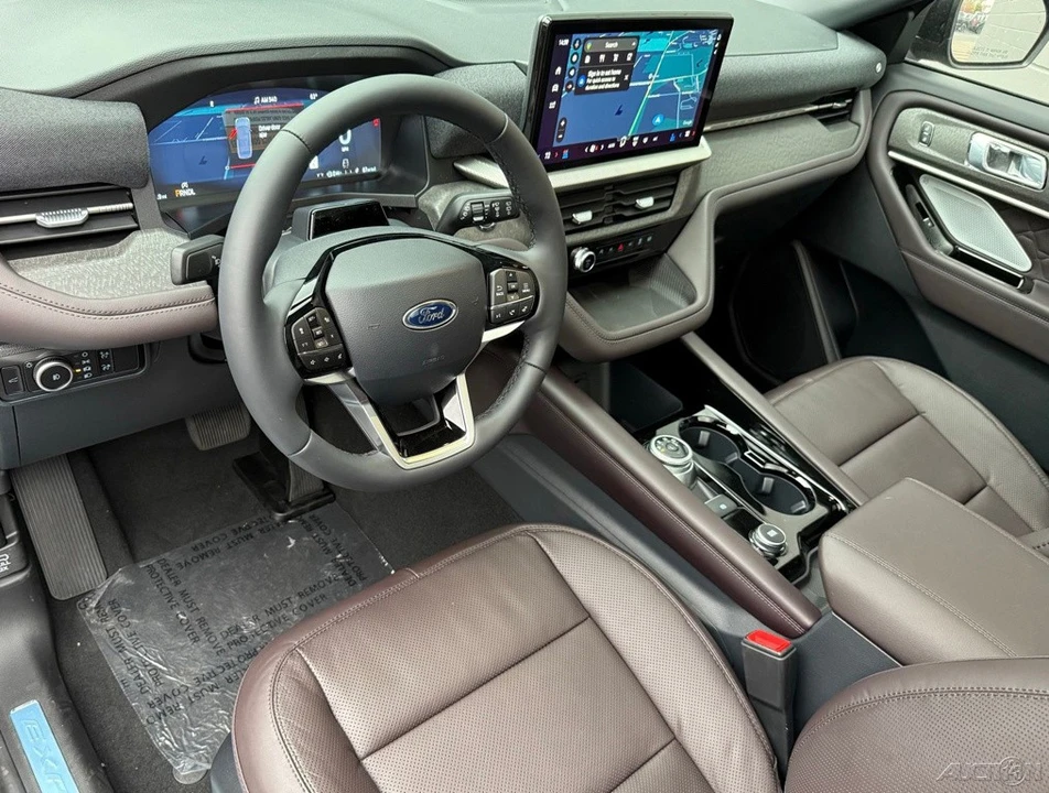 2026 Ford Explorer 6th Gen - Image 14 of 21
