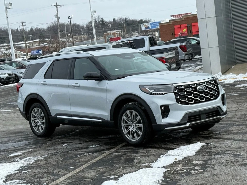 2026 Ford Explorer 6th Gen - Image 9 of 12