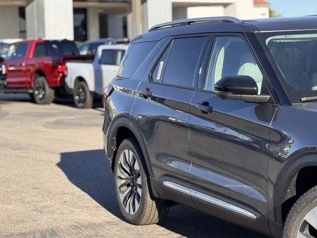 2026 Ford Explorer 6th Gen - Image 5 of 12
