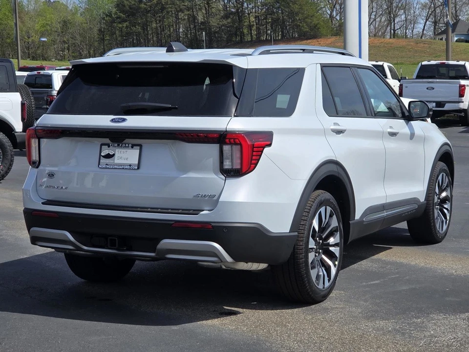 2026 Ford Explorer 6th Gen - Image 18 of 21