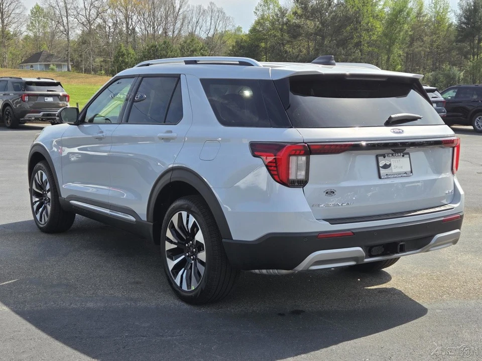 2026 Ford Explorer 6th Gen - Image 9 of 21