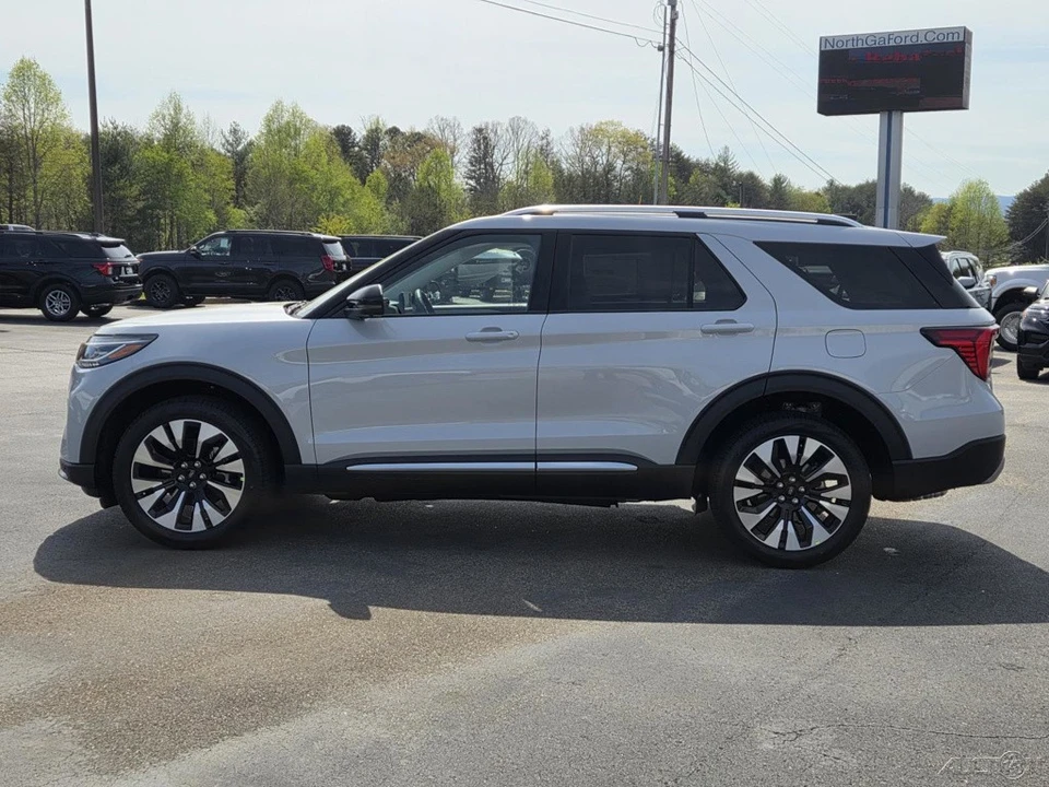 2026 Ford Explorer 6th Gen - Image 10 of 21