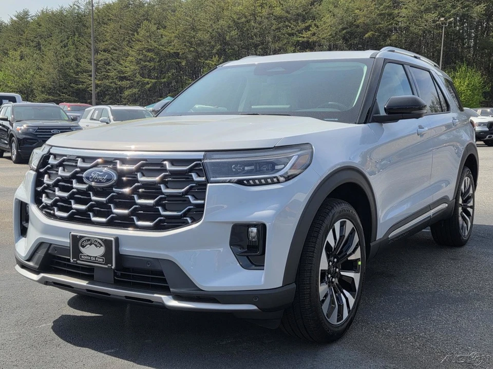 2026 Ford Explorer 6th Gen - Image 11 of 21