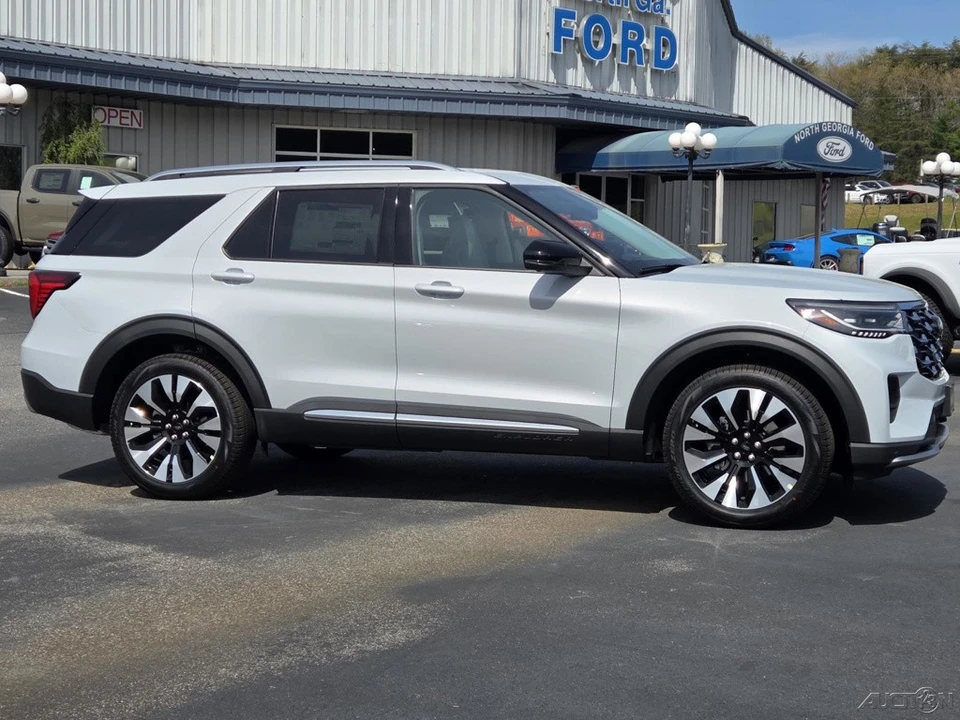 2026 Ford Explorer 6th Gen - Image 15 of 21