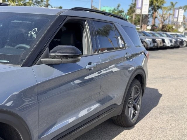 2026 Ford Explorer 6th Gen - Image 9 of 12