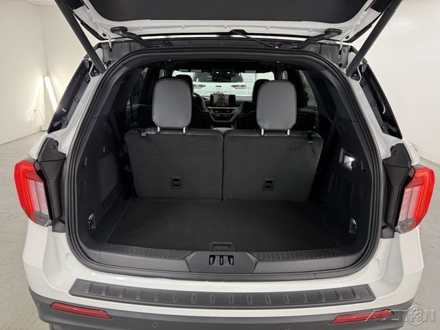 2026 Ford Explorer 6th Gen - Image 7 of 12