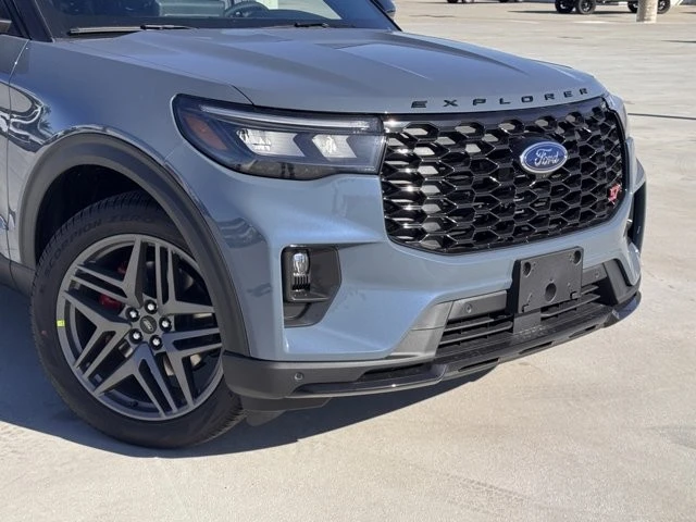 2026 Ford Explorer 6th Gen - Image 3 of 12