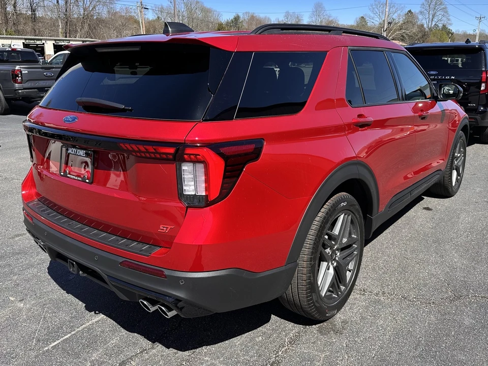 2026 Ford Explorer 6th Gen - Image 5 of 31
