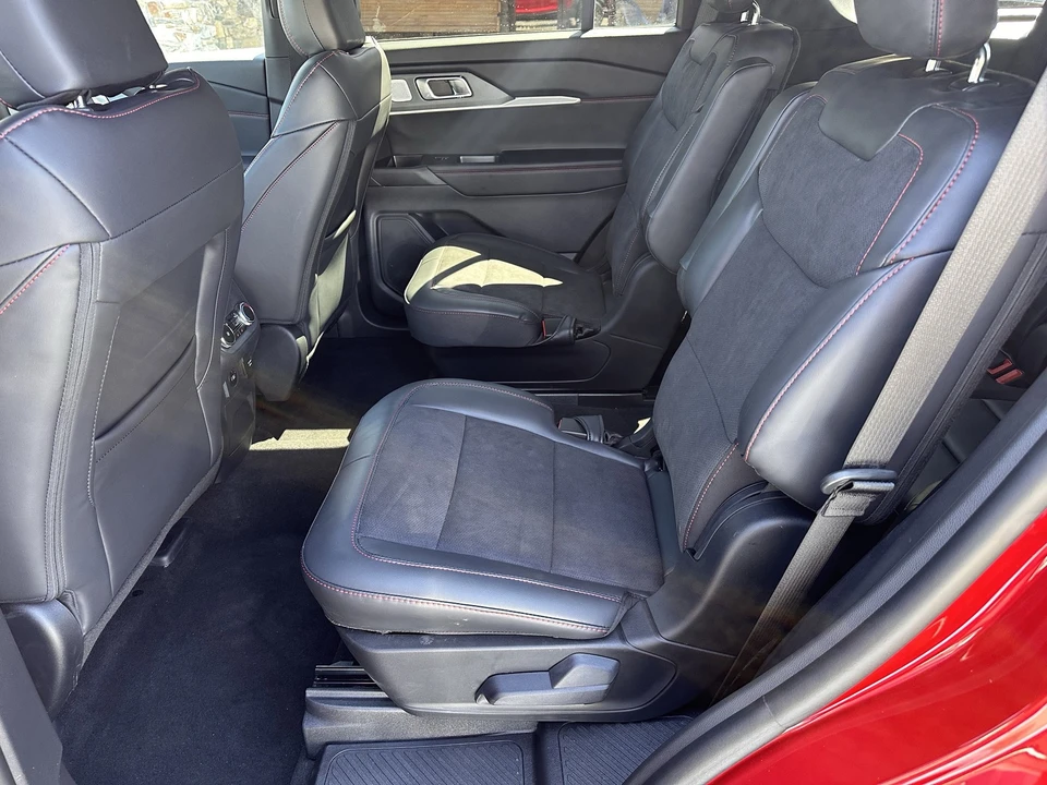 2026 Ford Explorer 6th Gen - Image 11 of 31