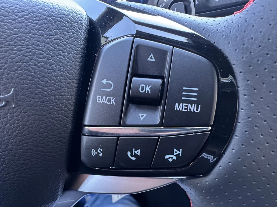 2026 Ford Explorer 6th Gen - Image 21 of 31
