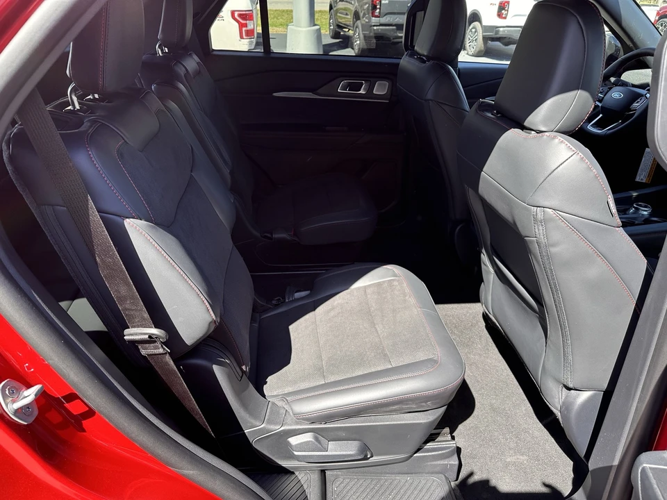 2026 Ford Explorer 6th Gen - Image 15 of 31