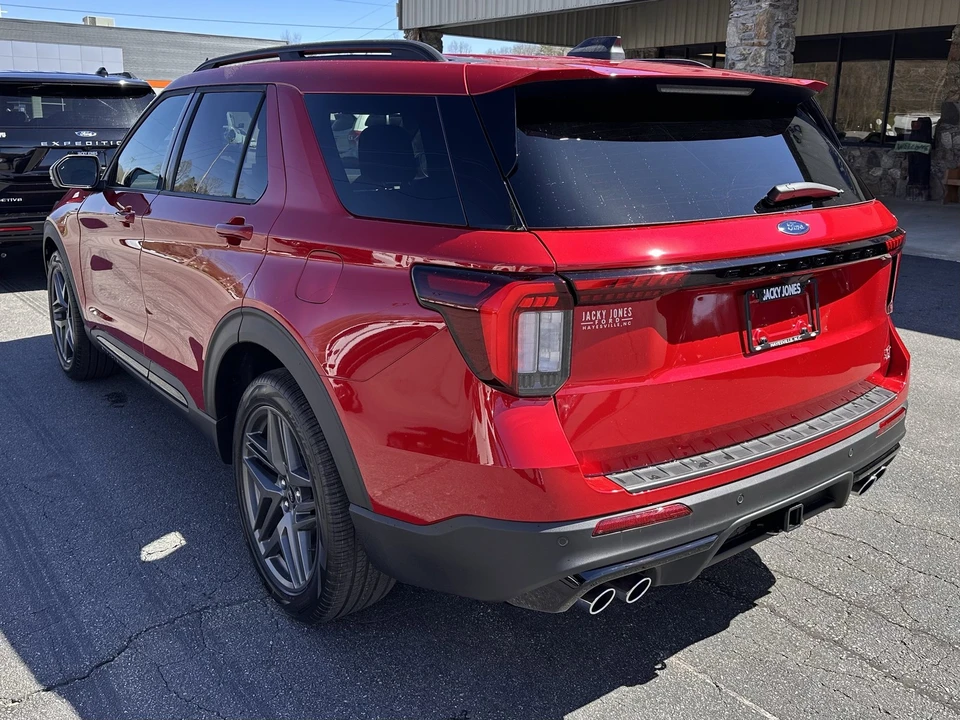 2026 Ford Explorer 6th Gen - Image 7 of 31