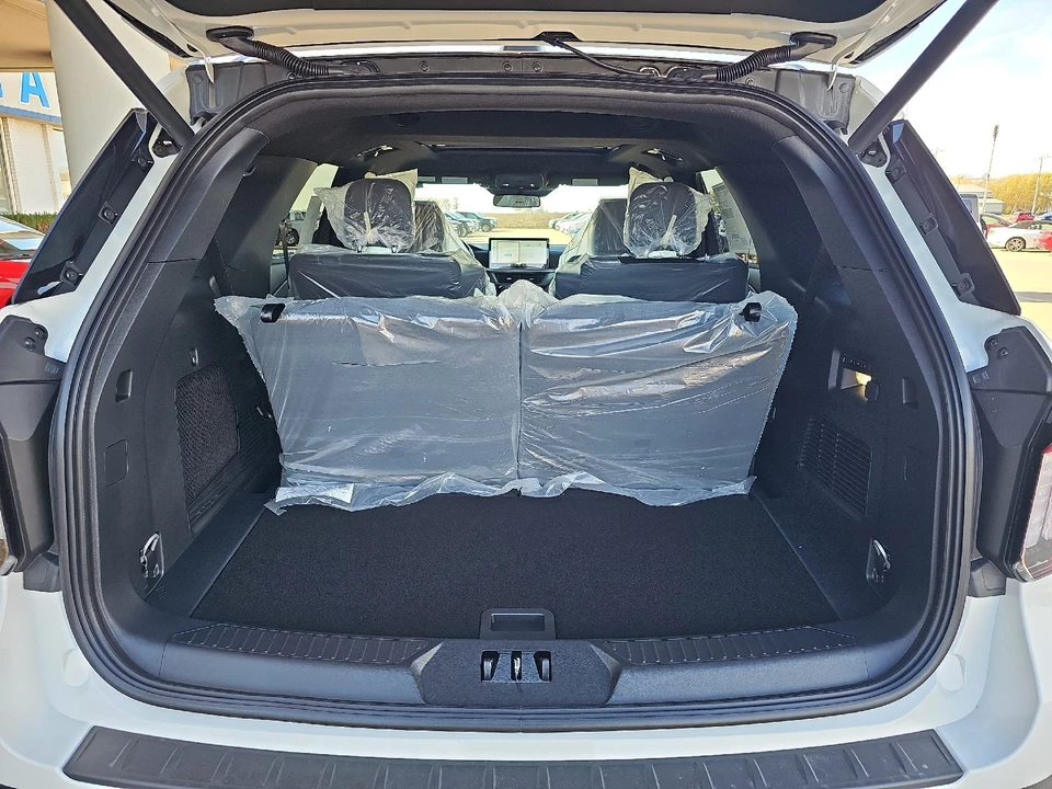 2026 Ford Explorer 6th Gen - Image 11 of 21
