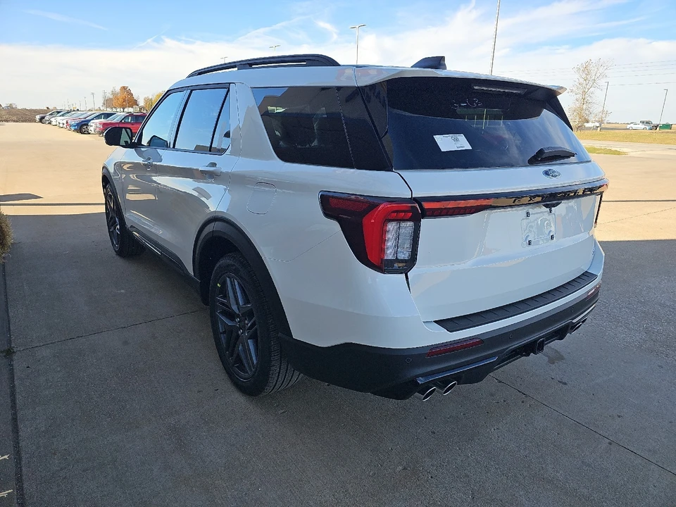 2026 Ford Explorer 6th Gen - Image 12 of 21