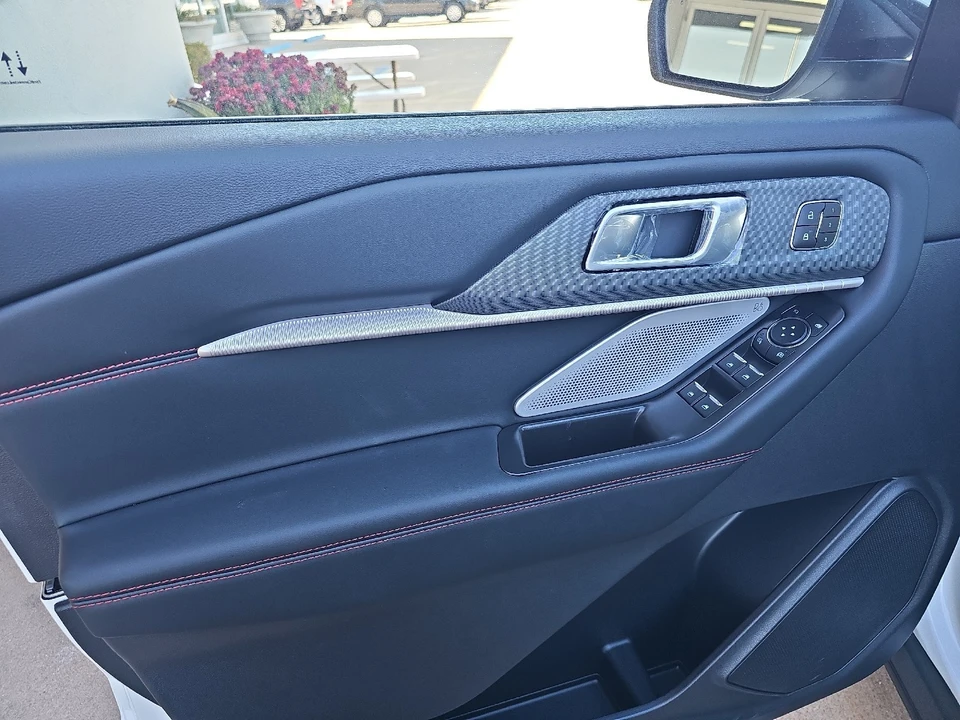 2026 Ford Explorer 6th Gen - Image 17 of 21