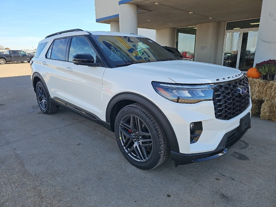 2026 Ford Explorer 6th Gen - Image 2 of 21