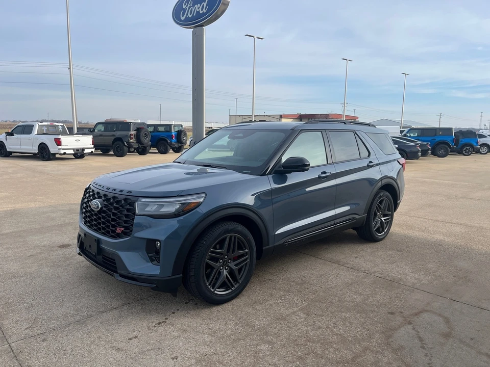 2026 Ford Explorer 6th Gen - Image 4 of 21