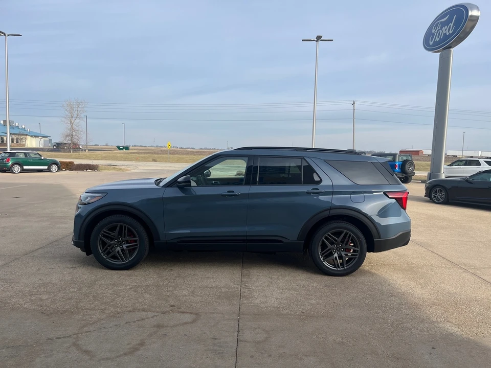 2026 Ford Explorer 6th Gen - Image 5 of 21