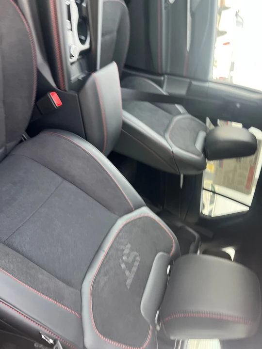 2026 Ford Explorer 6th Gen - Image 13 of 21