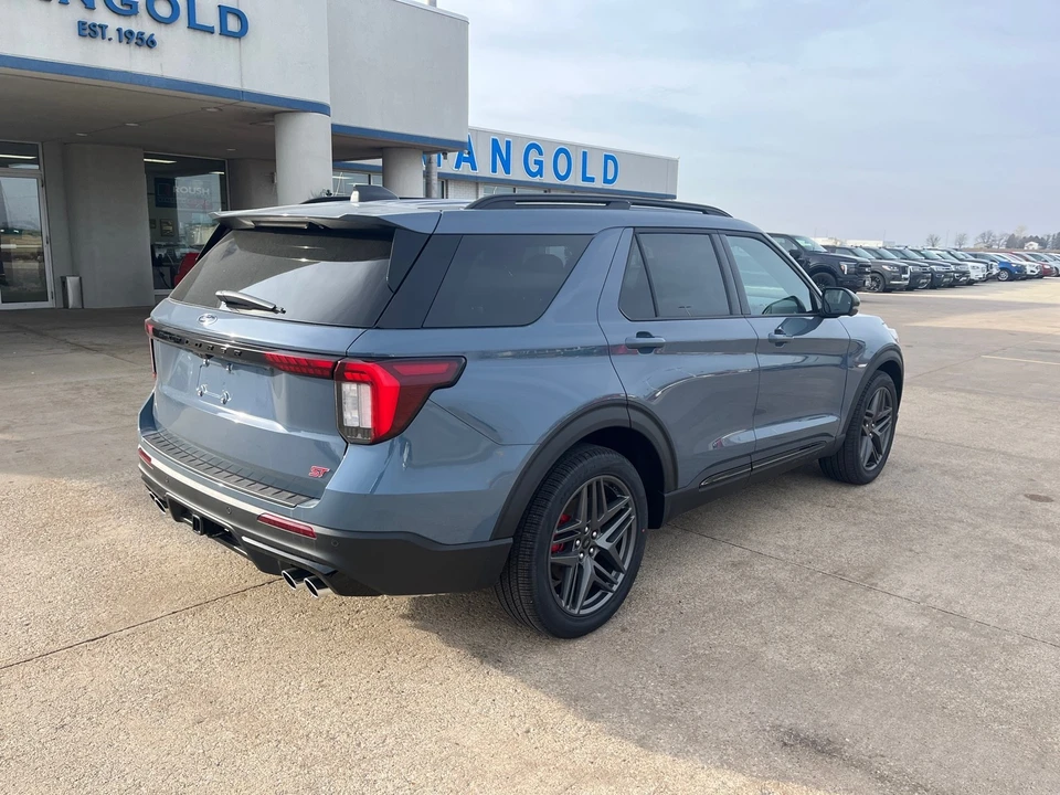 2026 Ford Explorer 6th Gen - Image 8 of 21