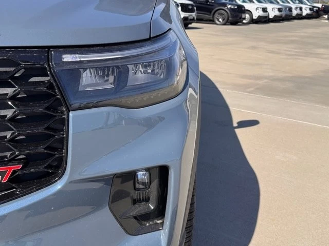 2026 Ford Explorer 6th Gen - Image 8 of 12