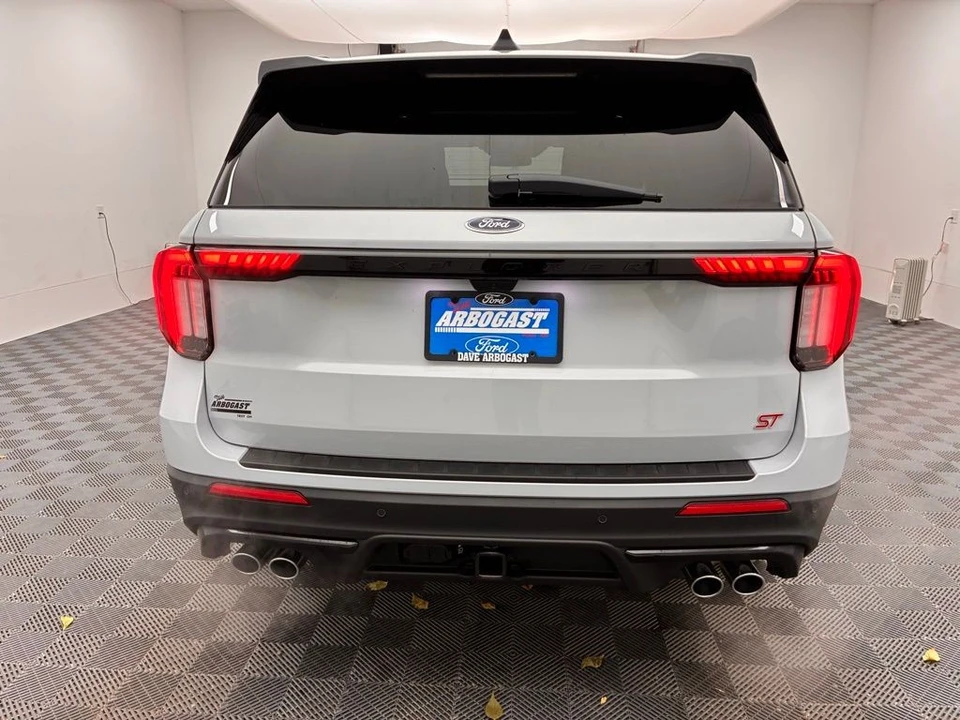 2026 Ford Explorer 6th Gen - Image 10 of 12