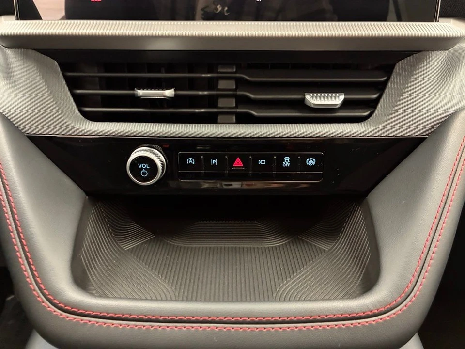 2026 Ford Explorer 6th Gen - Image 4 of 12