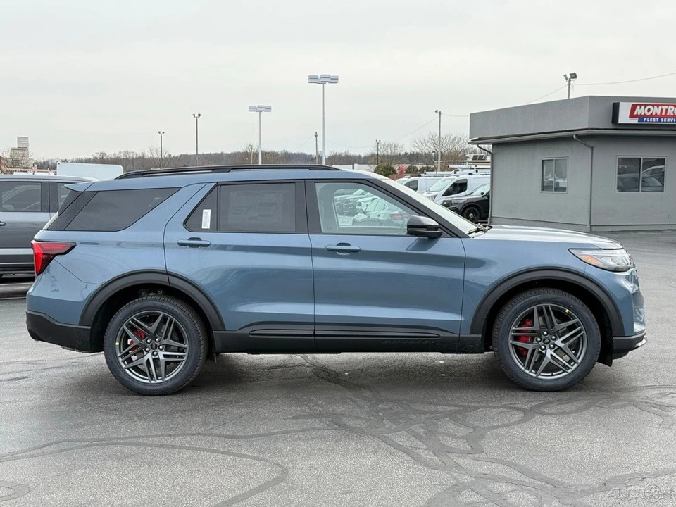 2026 Ford Explorer 6th Gen - Image 7 of 12