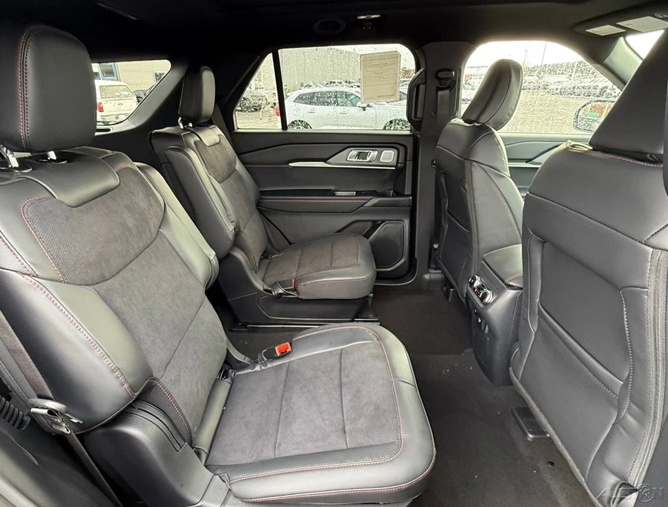 2026 Ford Explorer 6th Gen - Image 19 of 21