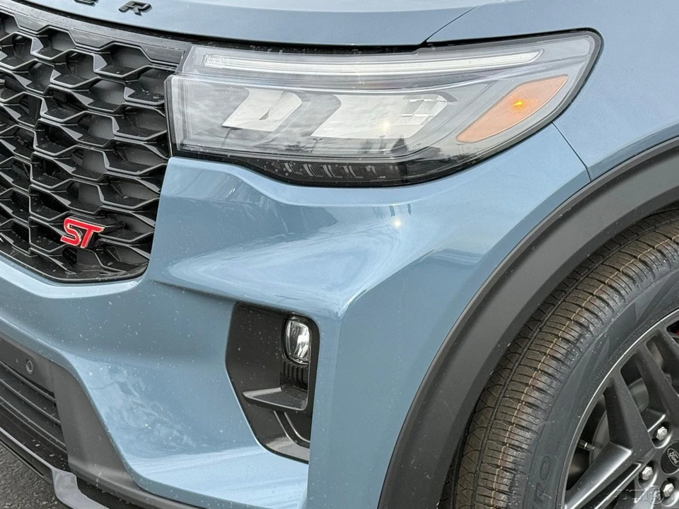 2026 Ford Explorer 6th Gen - Image 11 of 12