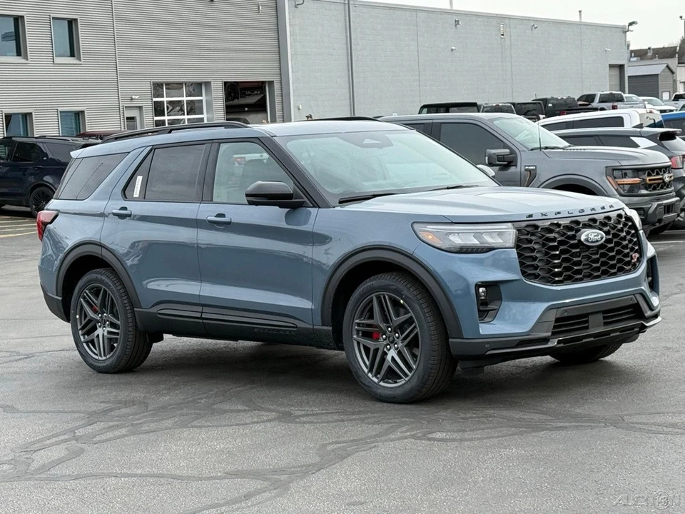 2026 Ford Explorer 6th Gen - Image 9 of 12