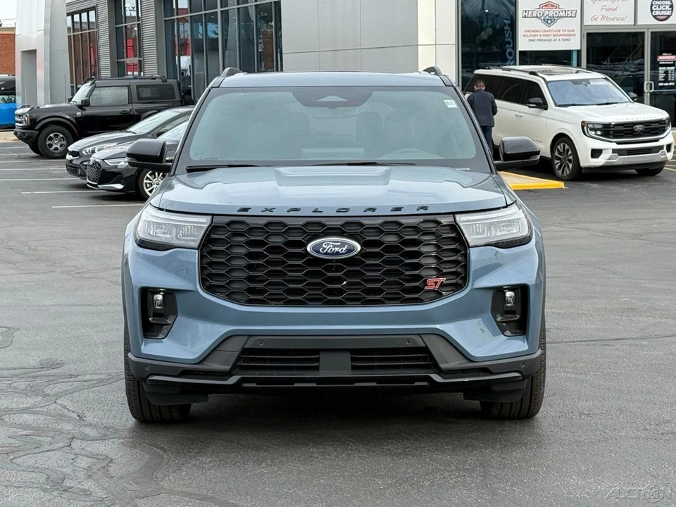 2026 Ford Explorer 6th Gen - Image 10 of 12