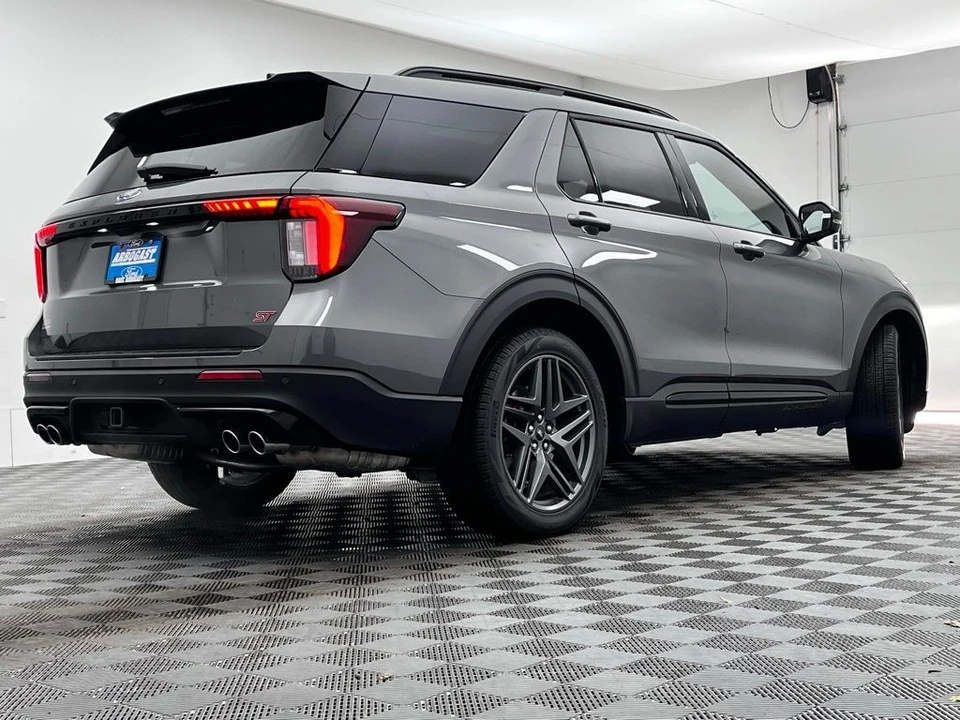 2026 Ford Explorer 6th Gen - Image 7 of 12
