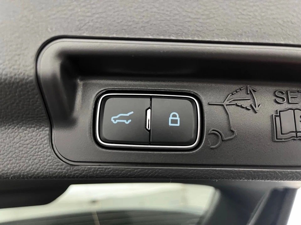 2026 Ford Explorer 6th Gen - Image 9 of 12