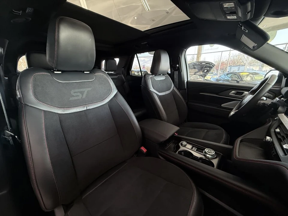 2026 Ford Explorer 6th Gen - Image 18 of 21