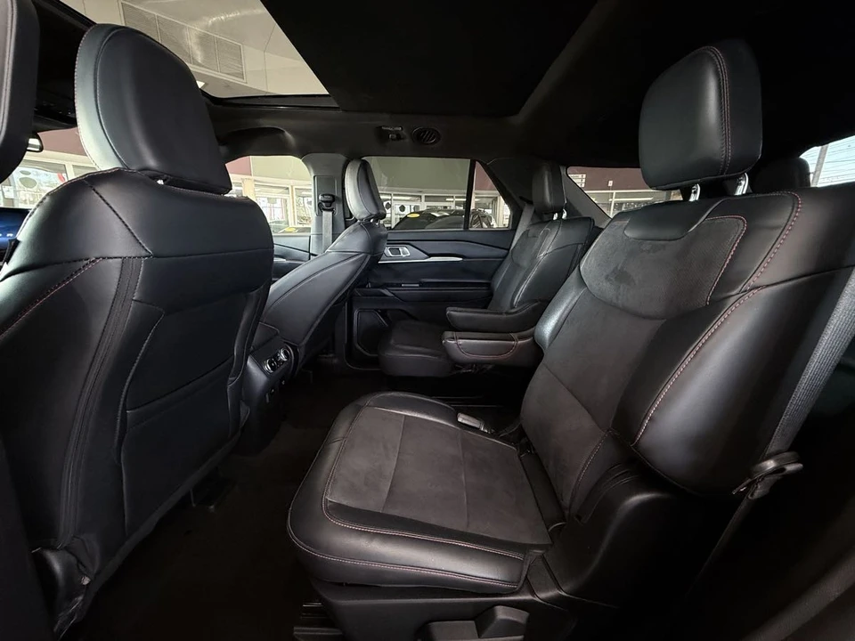 2026 Ford Explorer 6th Gen - Image 12 of 21