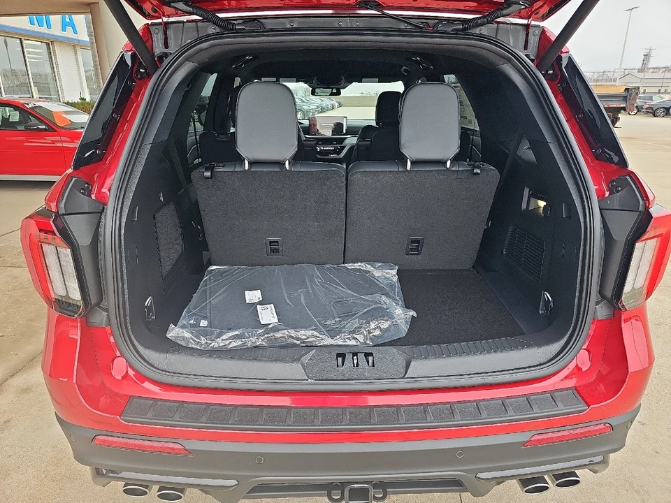 2026 Ford Explorer 6th Gen - Image 13 of 21