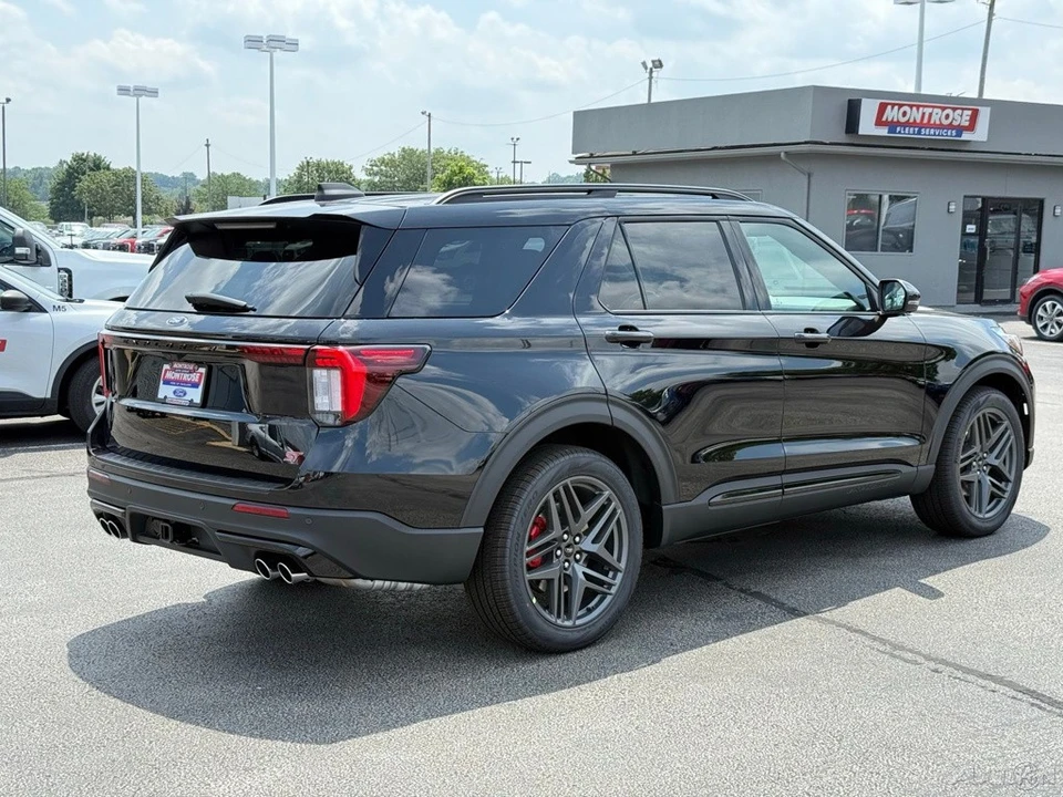 2026 Ford Explorer 6th Gen - Image 6 of 12