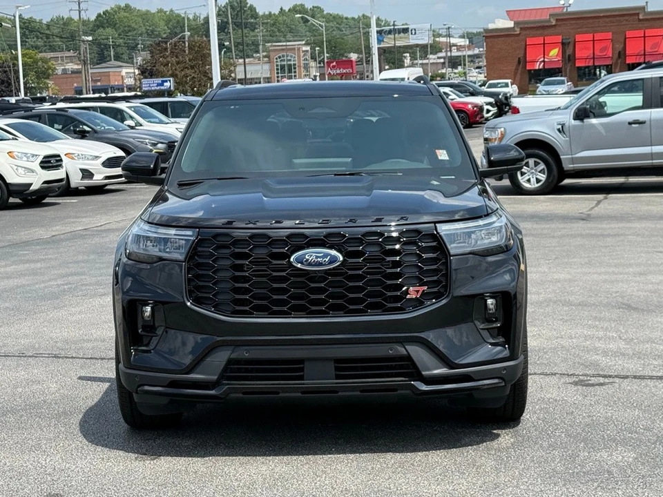 2026 Ford Explorer 6th Gen - Image 10 of 12