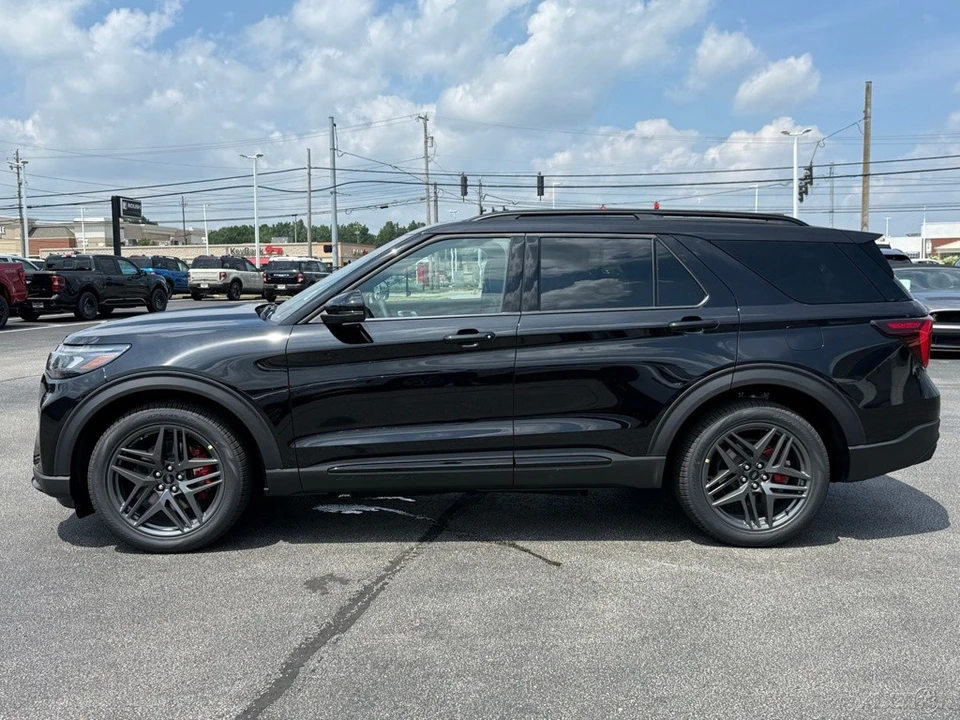 2026 Ford Explorer 6th Gen - Image 2 of 12