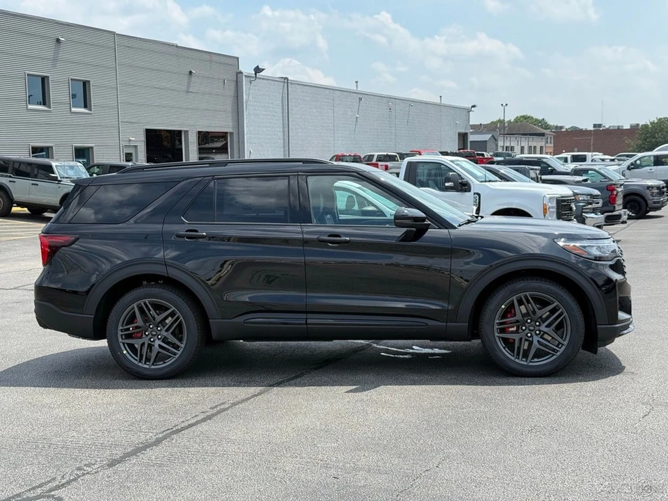 2026 Ford Explorer 6th Gen - Image 7 of 12
