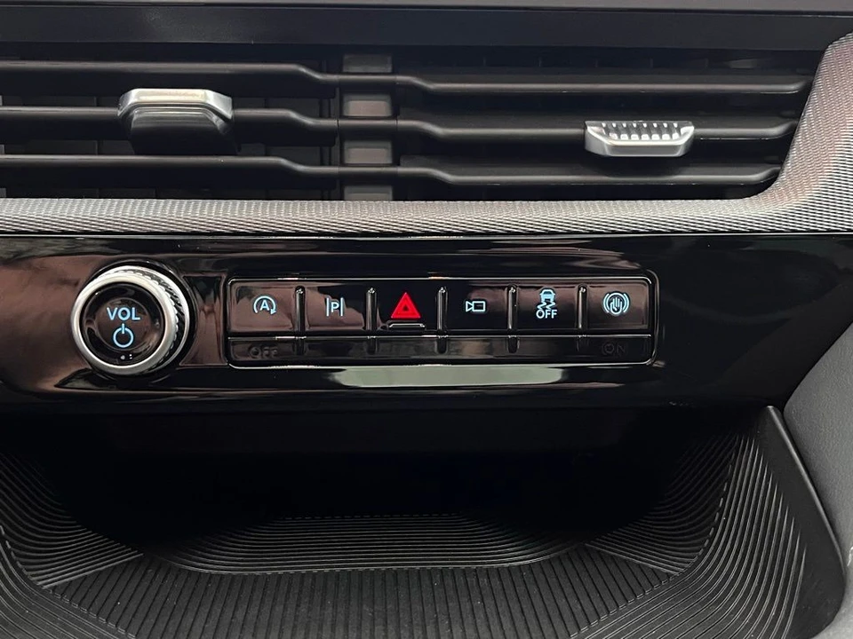 2026 Ford Explorer 6th Gen - Image 6 of 12