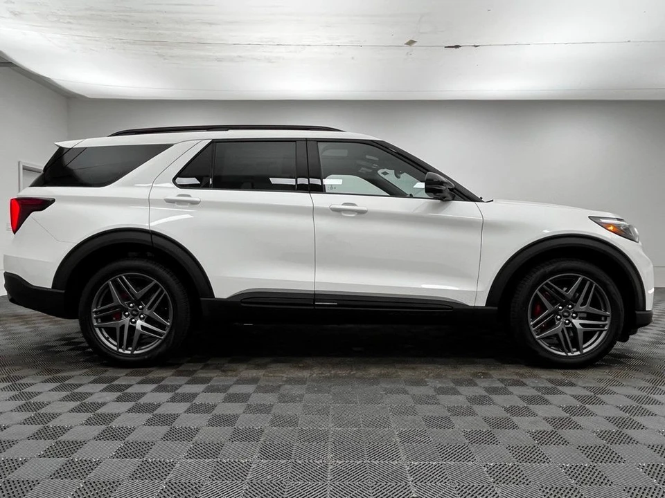 2026 Ford Explorer 6th Gen - Image 7 of 12