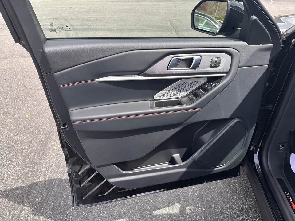 2026 Ford Explorer 6th Gen - Image 8 of 31